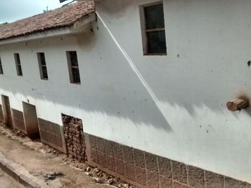 En venta casa como terreno en CHINCHERO URUBAMBA CUSCO