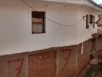 En venta casa como terreno en CHINCHERO URUBAMBA CUSCO