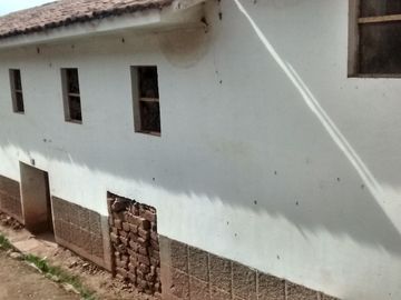 En venta casa como terreno en CHINCHERO URUBAMBA CUSCO