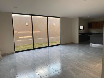 Casa en VENTA en Querétaro ¡Zona de Juriquilla, Dentro de privada!