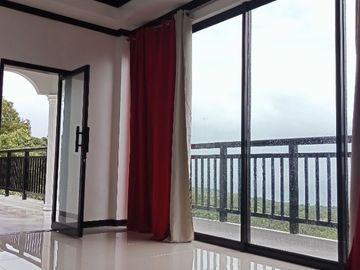 Beautiful Brandnew Elegant House and Lot for Sale in Larena SIQ0110
