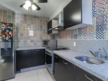 CASA EN VENTA DE 3 RECÁMARAS, ALBERCAS, CANCHAS DEPORTIVAS. UBICADA EN XOCHITEPEC, MORELOS.