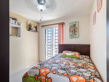 CASA EN VENTA DE 3 RECÁMARAS, ALBERCAS, CANCHAS DEPORTIVAS. UBICADA EN XOCHITEPEC, MORELOS.