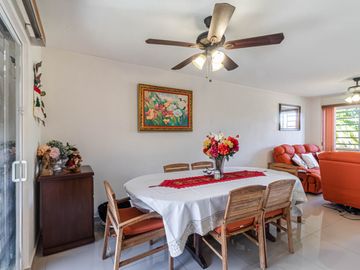 CASA EN VENTA DE 3 RECÁMARAS, ALBERCAS, CANCHAS DEPORTIVAS. UBICADA EN XOCHITEPEC, MORELOS.
