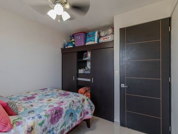 CASA EN VENTA DE 3 RECÁMARAS, ALBERCAS, CANCHAS DEPORTIVAS. UBICADA EN XOCHITEPEC, MORELOS.
