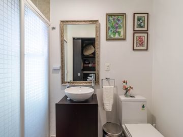 CASA EN VENTA DE 3 RECÁMARAS, ALBERCAS, CANCHAS DEPORTIVAS. UBICADA EN XOCHITEPEC, MORELOS.