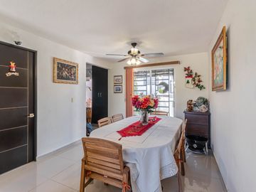 CASA EN VENTA DE 3 RECÁMARAS, ALBERCAS, CANCHAS DEPORTIVAS. UBICADA EN XOCHITEPEC, MORELOS.