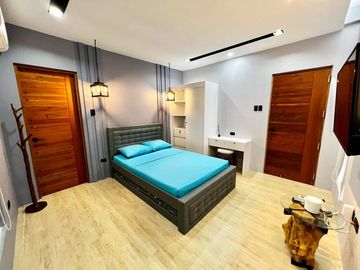 For Sale: Brand New House with Pool Tagaytay Fully Furnished