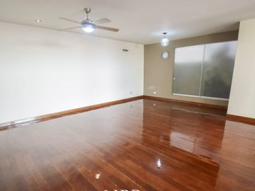 Vendo Casa De Lujo En Casuarinas Sur US$ 550,000