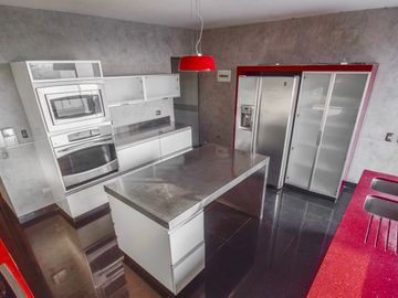 Vendo Casa De Lujo En Casuarinas Sur US$ 550,000