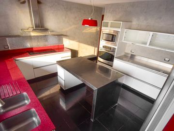 Vendo Casa De Lujo En Casuarinas Sur US$ 550,000