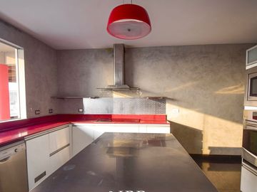 Vendo Casa De Lujo En Casuarinas Sur US$ 550,000