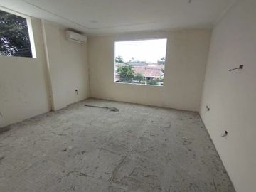 Venta Casa Urdesa Uso de Suelo Residencial y Comercial (VIVI)