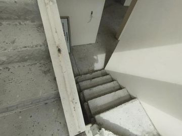 Venta Casa Urdesa Uso de Suelo Residencial y Comercial (VIVI)