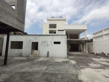 Venta Casa Urdesa Uso de Suelo Residencial y Comercial (VIVI)