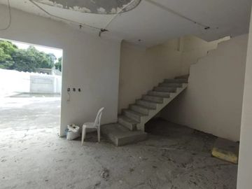 Venta Casa Urdesa Uso de Suelo Residencial y Comercial (VIVI)