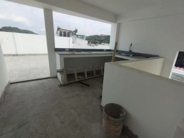 Venta Casa Urdesa Uso de Suelo Residencial y Comercial (VIVI)