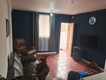 Venta Locales Comerciales y tres departamentos interior