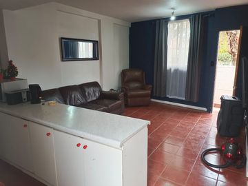 Venta Locales Comerciales y tres departamentos interior