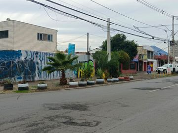 Venta Locales Comerciales y tres departamentos interior