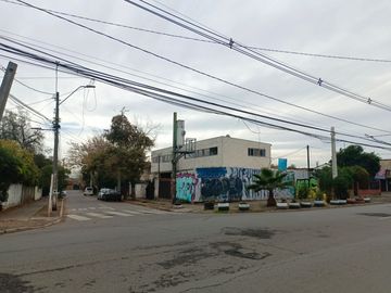 Venta Locales Comerciales y tres departamentos interior