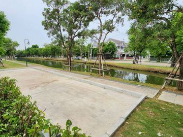 ขาย บ้านเดี่ยว 2 ชั้น หมู่บ้าน บุราสิริ ปัญญาอินทรา บ้านใหม่มากก หลังมุม ติดสวนและส่วนกลางของหมู่บ้าน พื้นที่ 78.1 ตรว. 4 ห้องนอน 3 ห้องน้ำ บรรยากาศรี