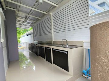 ขาย บ้านเดี่ยว 2 ชั้น หมู่บ้าน บุราสิริ ปัญญาอินทรา บ้านใหม่มากก หลังมุม ติดสวนและส่วนกลางของหมู่บ้าน พื้นที่ 78.1 ตรว. 4 ห้องนอน 3 ห้องน้ำ บรรยากาศรี