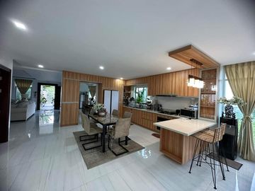 Overlooking House with Extra lot for Sale in Bulacao Talisay City Cebu