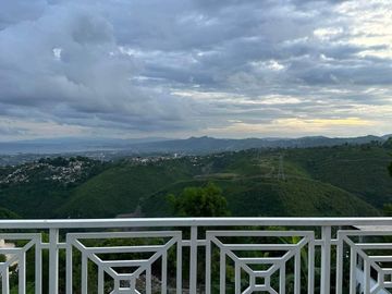 Overlooking House with Extra lot for Sale in Bulacao Talisay City Cebu