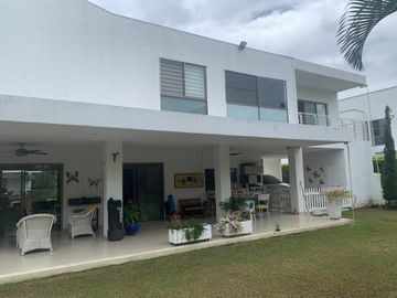 VENDO CASA EN LA MORADA A LAS AFUERAS DE CALI VALLE DEL CAUCA