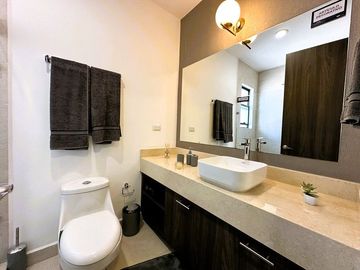 Casa de 3 Recámaras Con Baño Completo en Zibatá (Una en planta baja).