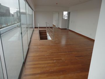 PENTHOUSE DUPLEX EN VENTA EN MIRAFLORES CON VISTA A HUACA PUCLLANA