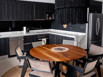 ENTREGA INMEDIATA DE 2 HABITACIONES CON ALBERCA Y BUENA UBICACION EN TULUM