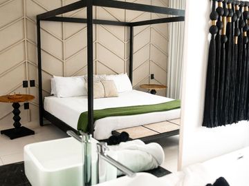 ENTREGA INMEDIATA DE 2 HABITACIONES CON ALBERCA Y BUENA UBICACION EN TULUM