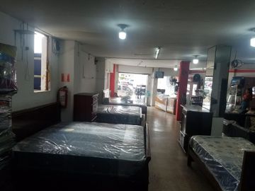 Local comercial de alquiler en Manta zona céntrico