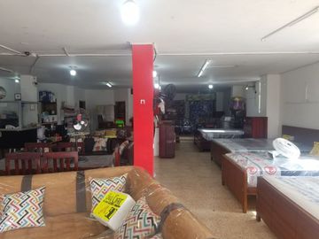 Local comercial de alquiler en Manta zona céntrico