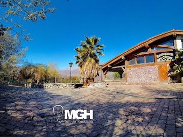 Excelente propiedad comercial en Los Andes