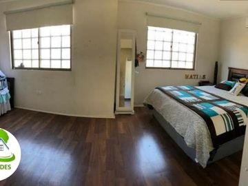 CASA EN VENTA CON PISCINA TEMPERADA 4D/3B - ESTANCIA LIRAY/COLINA