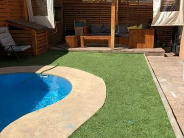 CASA EN VENTA CON PISCINA TEMPERADA 4D/3B - ESTANCIA LIRAY/COLINA