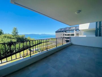 SE VENDE INCREIBLE  DEPARTAMENTO CON VISTA AL LAGO  EN VILLARRICA