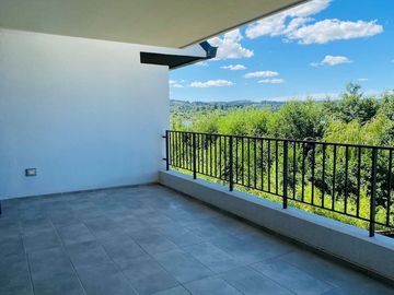 SE VENDE INCREIBLE  DEPARTAMENTO CON VISTA AL LAGO  EN VILLARRICA