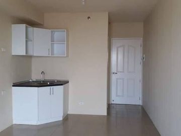 Rush Sale! Studio Unit in Chino Roces Makati Infront of Don Bosco near Greenbelt Mall