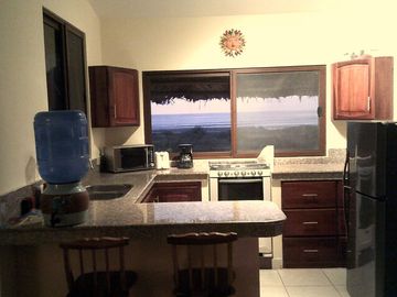 casa de venta cerca al mar en puerto cayo manabi
