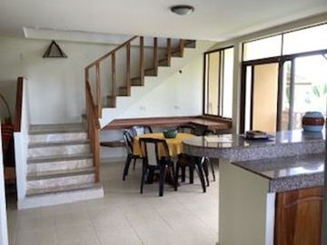 casa de venta cerca al mar en puerto cayo manabi