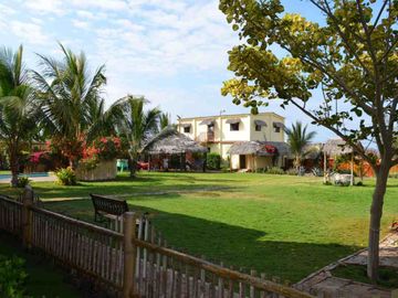 casa de venta cerca al mar en puerto cayo manabi