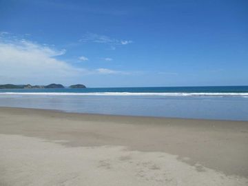casa de venta cerca al mar en puerto cayo manabi