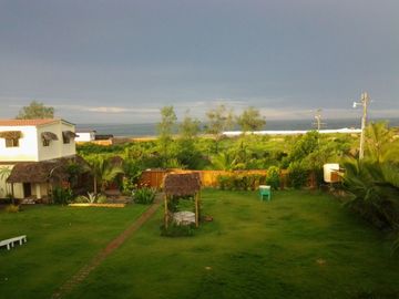 casa de venta cerca al mar en puerto cayo manabi