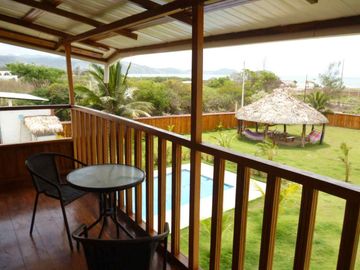 casa de venta cerca al mar en puerto cayo manabi