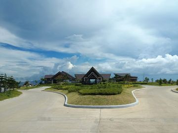 FREE Air conditions for all rooms & FREE Smart TV for this Premium Single Detached House and Lot Unit @ Periveo Leisure Estates Along Lipa-Ibaan Road,