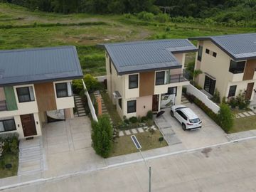 FREE Air conditions for all rooms & FREE Smart TV for this Premium Single Detached House and Lot Unit @ Periveo Leisure Estates Along Lipa-Ibaan Road,